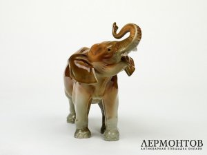 Статуэтка «Слон». Фарфор, Royal Dux, Чехословакия, 1950-е годы