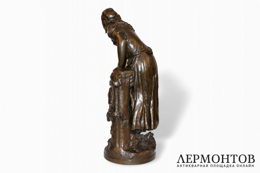 Скульптура. Девушка у фонтана. Бронза. Матюрен Моро. Франция