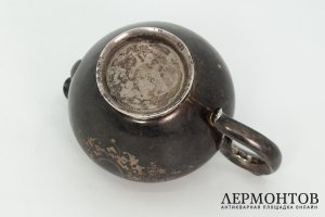 Молочник в неорусском стиле. Российская Империя, мастер А. Векман, 1871 год. Серебро.