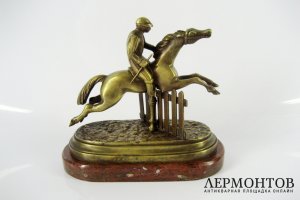 Кабинетная пластика. Всадник. Бронза, патинирование, мрамор. Европа, рубеж XIX-ХХ веков.