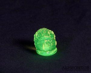 Статуэтка «Ёжик». Урановое стекло, Чехия