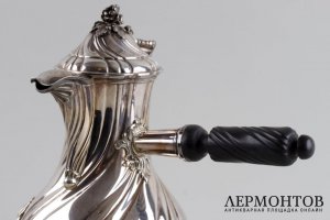 Кофейник Leon Lapar в стиле рококо. Серебро 950 пробы. Франция, XIX в.