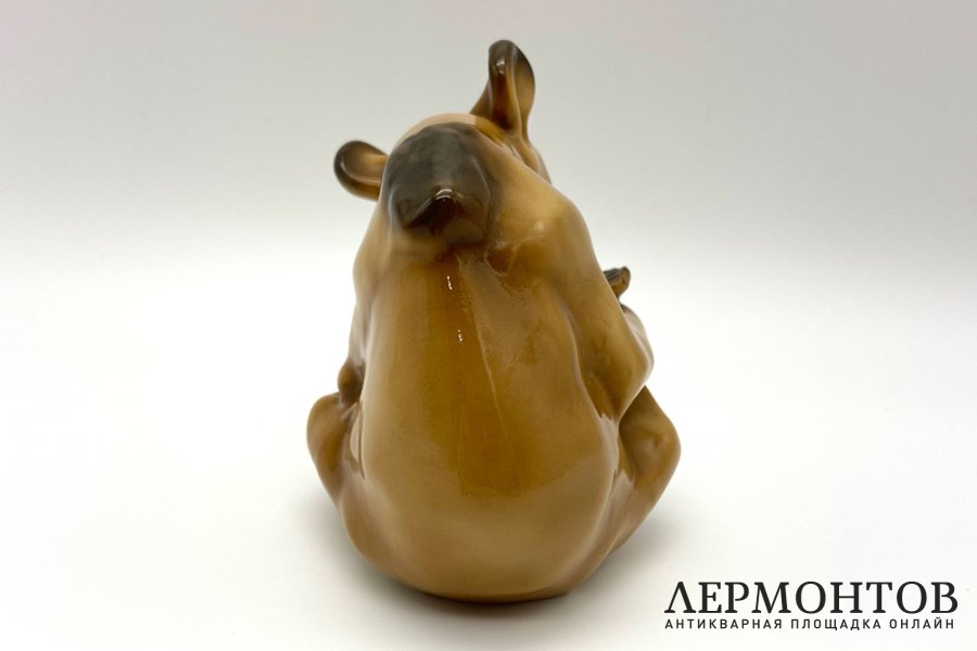 Статуэтка Сидящий медведь. Фарфор, роспись. Германия, Аллах Allach, 1936-1945