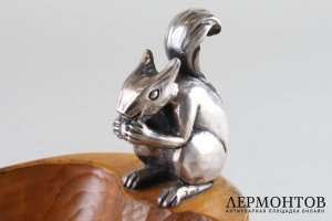 Ваза-орешница в стиле ар-деко. Кокос, серебро 925 пробы. Германия. перв.тр.20 века.