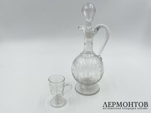 Графин и рюмка с ручкой. Россия, 19 век. Стекло.