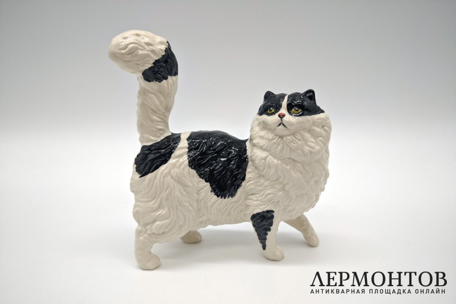 Статуэтка Кошка. Фарфор, роспись. Англия,  Royal Doulton, 1930-60е гг.