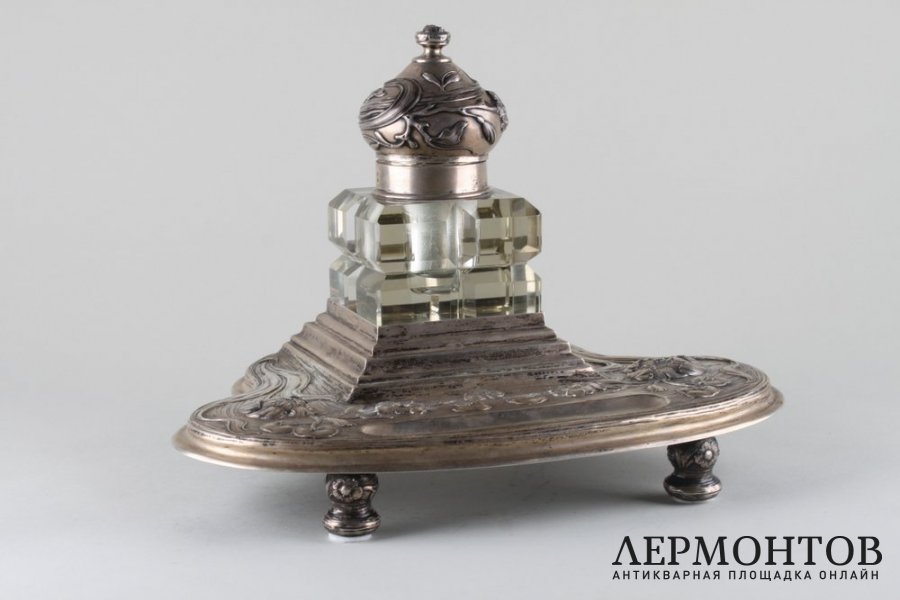 Чернильница в стиле модерн. Москва, мастер Герасим Митрофанов, 1899-1908 гг. Серебро.