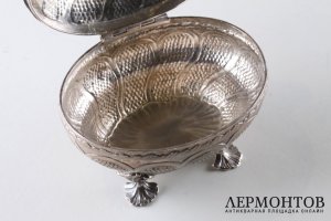 Шкатулка на ножках. Серебро  12 лот. Германия, сер. XIX в.