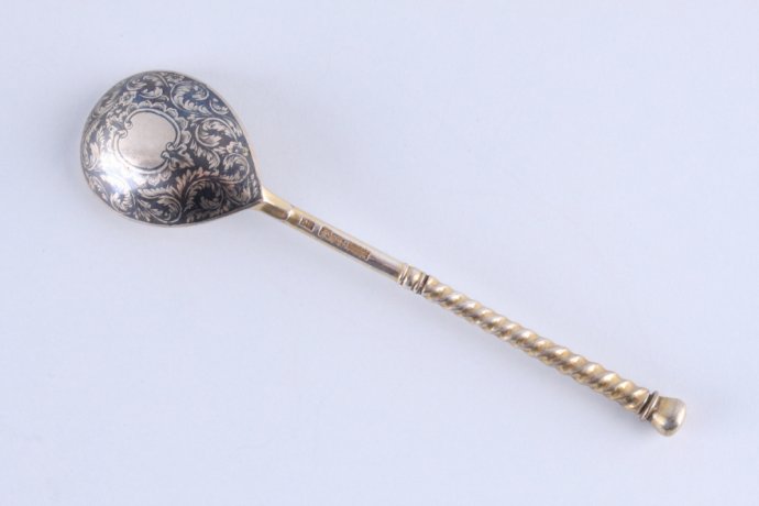 Ложка с чернением. Василий Семенов. Серебро 84 пробы. Россия, Москва, 1864 год.