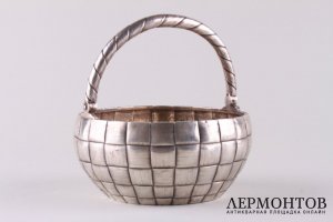 Комплект из сахарницы и молочника в русском стиле. Серебро 84 пробы. Россия, 1880-е г