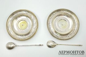 Чайные пары с цветочным декором и ложками. Россия, Москва, нач. 20 в. Серебро 84 пр.