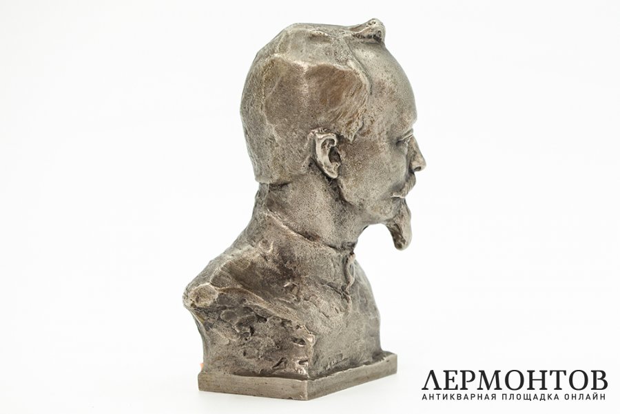 Бюст Феликса Эдмундовича Дзержинского. СССР, скульптор А. Мурзин, 1970-1980 гг.
