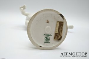 Статуэтка Девушка с мячом, ар-деко. Фарфор. Германия, Hutschenreuther, 1955-1968