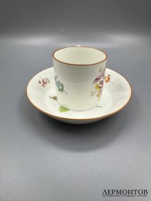 Кофейная пара с розовым цветком. Фарфор, роспись, Meissen (период Марколини), Германия, 1774–1814 годы