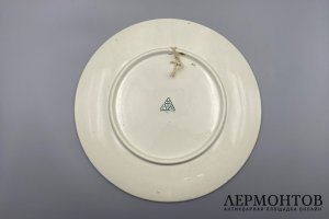 Парные тарелки с изображениями пахаря и красноармейца. Песоченская фабрика, 1926 г.