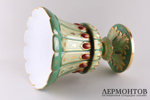 Декоративная ваза с кабошонами. Фарфор, роспись. Российская империя, ИФЗ, XIX век.