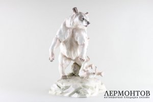 Скульптура Медведица с медвежатами. Фарфор, роспись. Германия, Фолькштедт, 1900-1930-