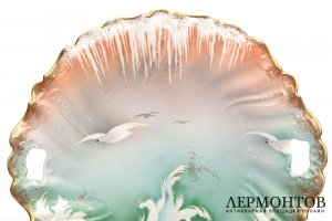 Тарелка с изображением морских чаек. Фарфор. Россия, завод Кузнецова.