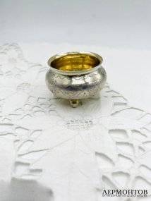 Солонка на ножках. Серебро 84 пробы, П. Лобанов, Россия, 1867 год