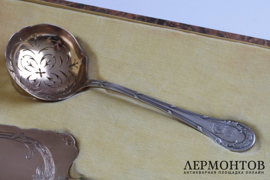 Сервировочный набор из трех предметов. Серебро 950. Франция