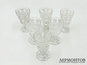 Рюмки 6 шт. Россия, рубеж 19-20 веков. Стекло, резьба.