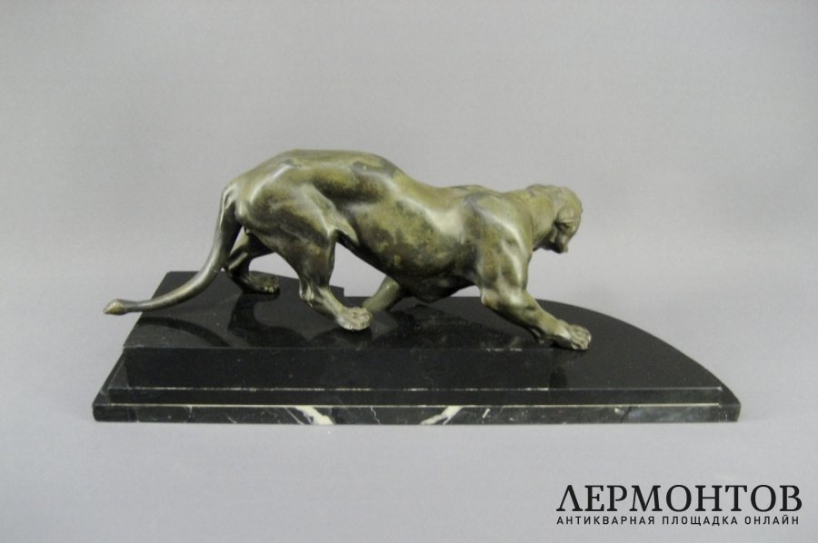 Скульптура Львица. Шпиатр, мрамор. Европа, XIX век.