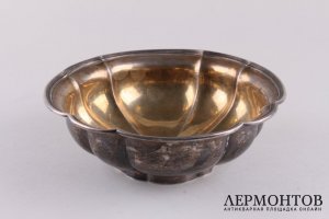 Сухарница в классическом стиле. Серебро 84 пробы. Игнатий Сазиков, 1870 год.