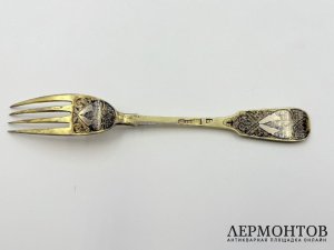 Вилка с черневым декором. Россия, 1870 г. Серебро 84 пробы.