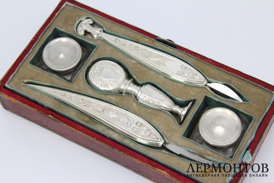 Дорожный письменный прибор. Серебро. Франция, магазины Пале-Рояль, 1818-1838.