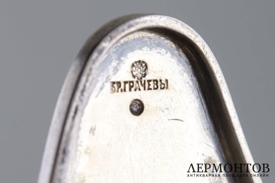 Графин в стиле Модерн. Россия, мастерская Грачева, 1899-1908 гг. Серебро 84 пробы.