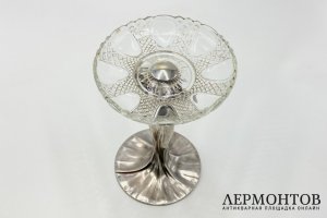 Ваза в стиле Модерн. Польша, Варшава, Henneberg, 1900-е гг. Металл, хрусталь.