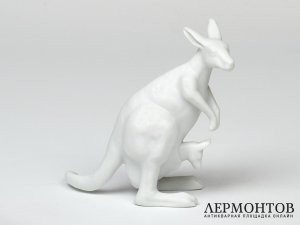 Статуэтка «Кенгуру с детенышем». Фарфор, Rosenthal, Германия, XX век