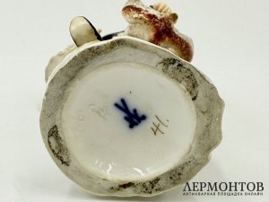 Статуэтка из серии Парижские крикуны Торговец дичью. Meissen, перв. тр. 20 века.