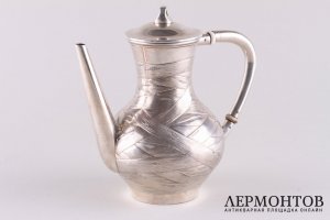 Чайник в русском стиле лоза. Серебро 84 пробы. Стефан Вякевя. Россия, 1887 год.