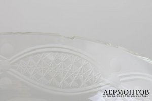 Парные вазы-фруктовницы на ножках в виде грифонов. Серебро 800 пробы. Австрия.
