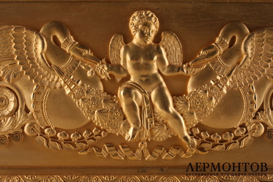 Часы каминные в стиле ампир. Бронза, литье, золочение. Франция, начало 19 в.