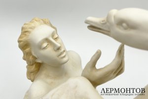 Статуэтка Леда и лебедь.  Германия, Шайбе-Альсбах, начало 1950-х гг.  Бисквит тонир.