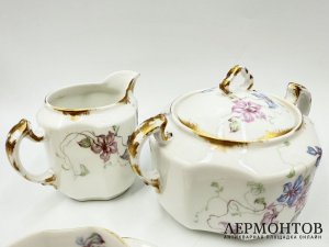 Чайный сервиз с цветочной росписью. Россия, фабр.Друцкой-Любецкого, 1900-е гг. Фарфор