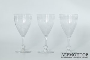 Фужеры для напитков с декором в виде колокольчиков. Франция, начало 20 в. Стекло.