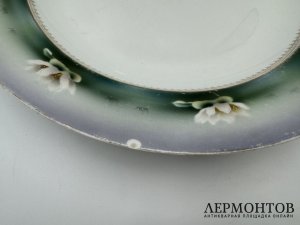 Блюдо Кувшинки. Россия, Кузнецов, 1900-е гг. Фарфор, деколь с подрисовкой.