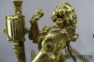 Аксессуар для укладки дров в камине Львы. Бронза, золочение. Франция, XIX век.