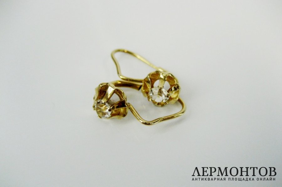 Серьги. Золото 750 пробы, стразы. Европа, рубеж XIX-XX веков.