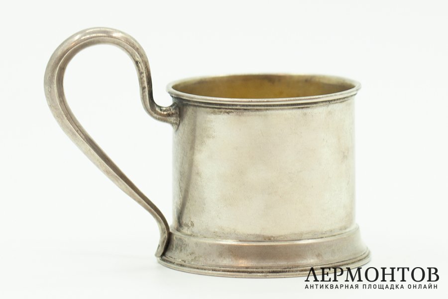 Подстаканник с растительным декором. Россия, Москва, мастер ИС, 1899-1908 гг. Серебро