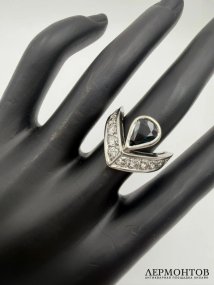 Кольцо с сапфиром и бриллиантами. Белое золото 750 пробы, Marco Bicego, Италия