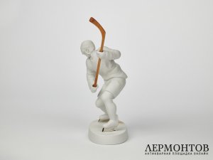 Статуэтка «Хоккеист». Бисквитный фарфор, Royal Dux, Чехословакия