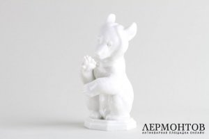 Статуэтка Медвежонок. Фарфор. Германия, фабрика Allach, Theodor Karner, 1938-39