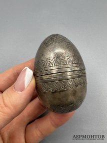 Пасхальное яйцо с гравировкой в русском стиле. Серебро 84 пробы, мастер ПА, 1880-е