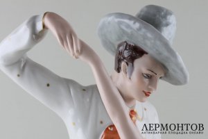 Статуэтка Танцоры танго. Фарфор.  Фабрика Royal Dux, Чехословакия, 1930- е годы.