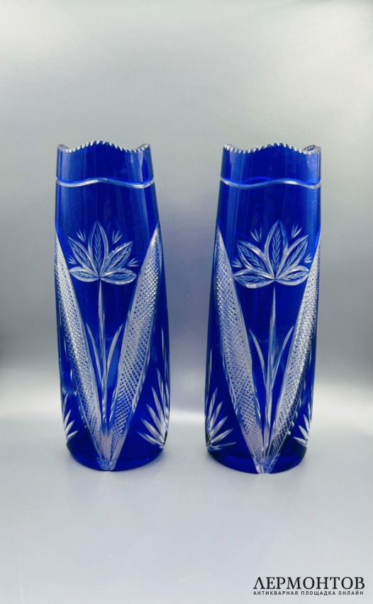 Парные вазы. Кобальтовый хрусталь, предположительно Россия, начало 20 века