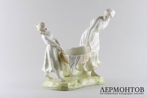 Статуэтка в виде вазы. Фаянс.  Goldscheider, Австрия, авторская подпись, 1905 год.